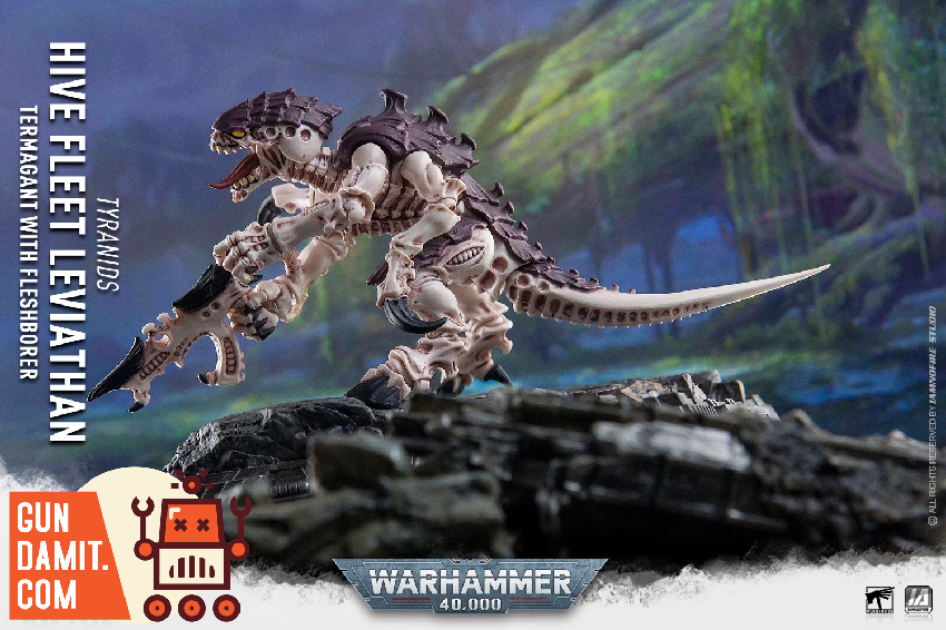 JoyToy Tyranid Warrior Boneswords lunging attack pose with blades JoyToy Tyranid Warrior Boneswords lunging attack pose with blades