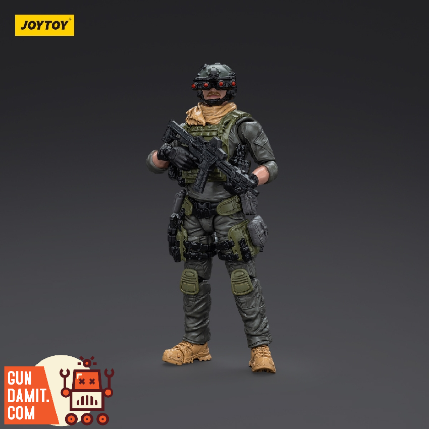 JoyToy 1/18 NATO 13th Assault Squad Trooper front view with rifle JoyToy 1/18 NATO 13th Assault Squad Trooper front view with rifle