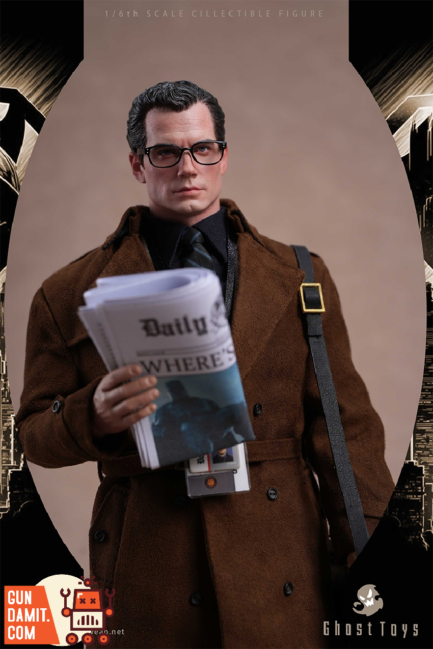 Ghost Toys GH-011 Superman Clark Kent rear view showing suit tailoring Ghost Toys GH-011 Superman Clark Kent rear view showing suit tailoring