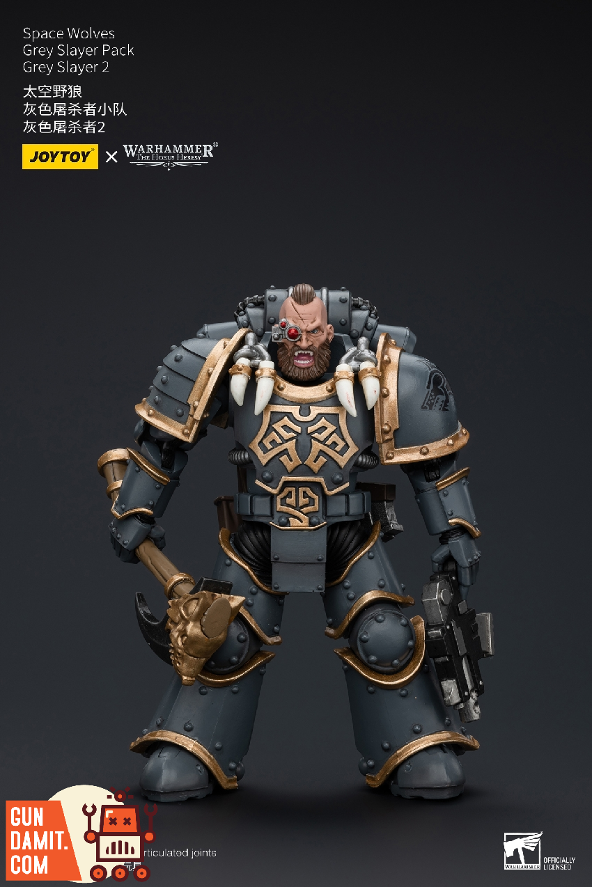 JoyToy 1/18 Space Wolves Grey Slayer 2 front standing pose with bolt pistol JoyToy 1/18 Space Wolves Grey Slayer 2 front standing pose with bolt pistol