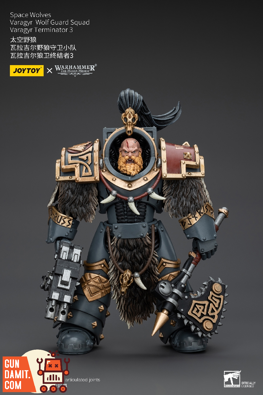 JoyToy JT5833 Space Wolves Terminator 3 rear view showing fur and axe JoyToy JT5833 Space Wolves Terminator 3 rear view showing fur and axe