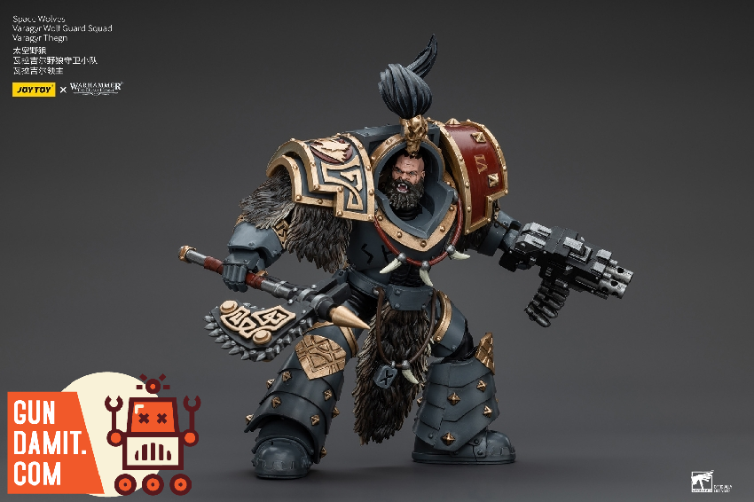 JoyToy Space Wolves Varagyr Thegn side view with wolf pelt and frost axe JoyToy Space Wolves Varagyr Thegn side view with wolf pelt and frost axe