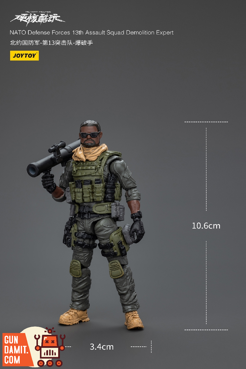 JoyToy 1/18 NATO Demolition Expert rear view with backpack equipment JoyToy 1/18 NATO Demolition Expert rear view with backpack equipment