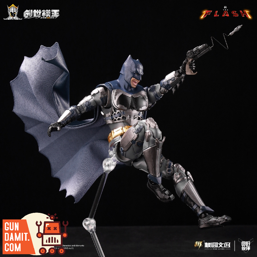 Modoking Batman Ben Affleck model kit rear view with cape Modoking Batman Ben Affleck model kit rear view with cape