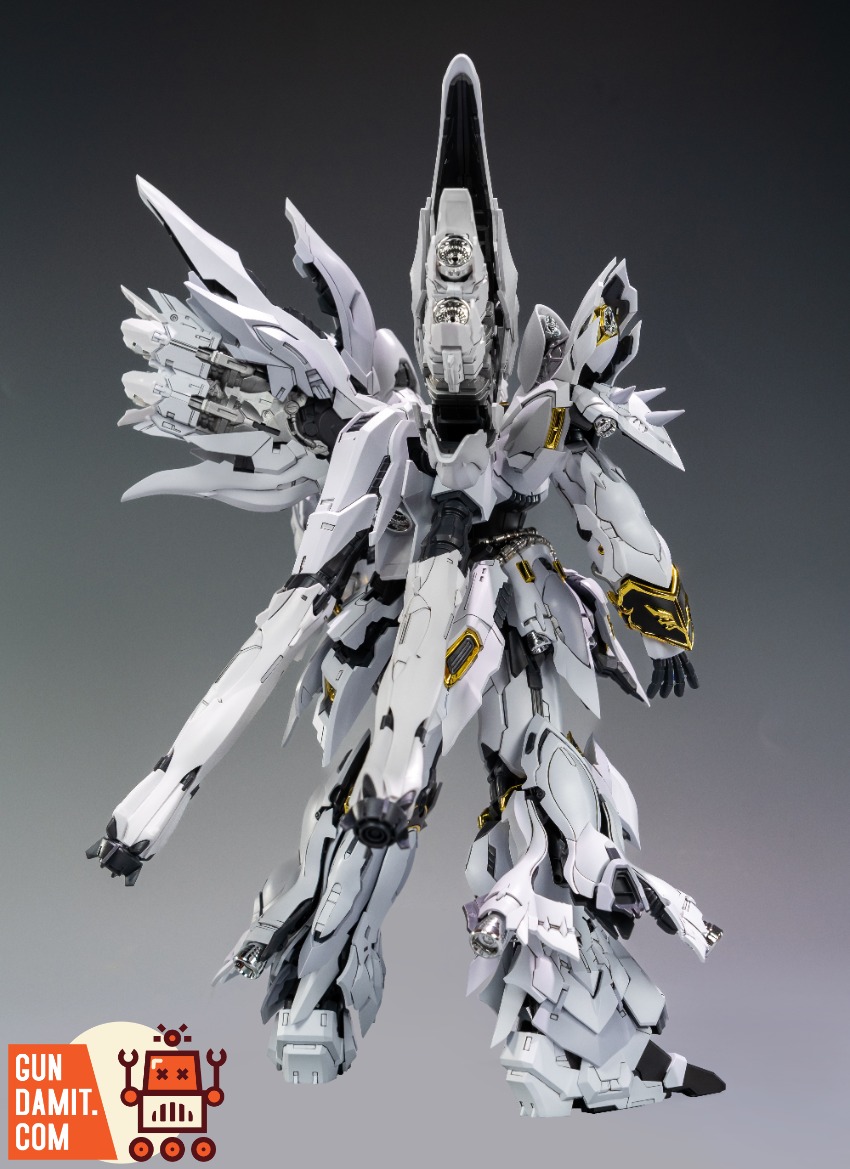Comet MSN-06S White Wolf side view Comet MSN-06S White Wolf side view