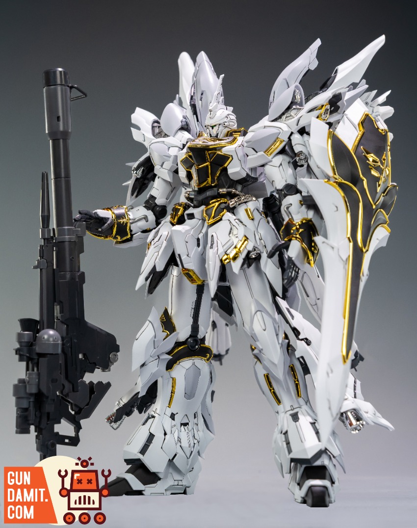 Comet MSN-06S White Wolf back view Comet MSN-06S White Wolf back view