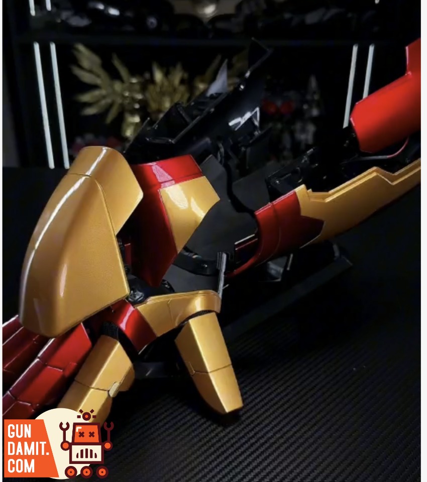 Tomato Model 1/1 Iron Man MK42 Armor Arm Right Hand view 2 Tomato Model 1/1 Iron Man MK42 Armor Arm Right Hand view 2