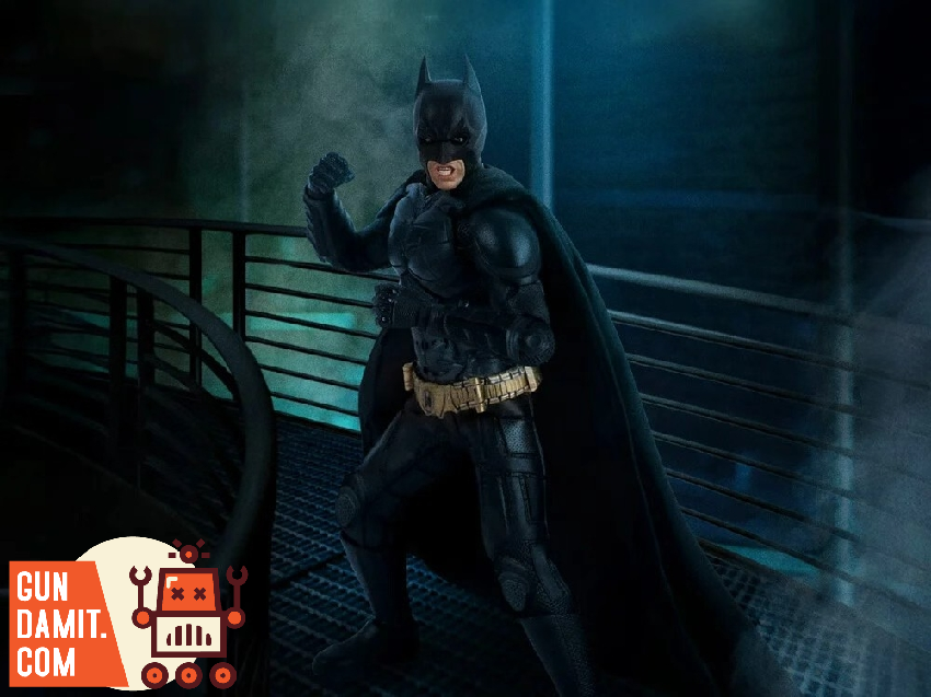 Mezco One:12 Batman The Dark Knight Figure view 7 Mezco One:12 Batman The Dark Knight Figure view 7