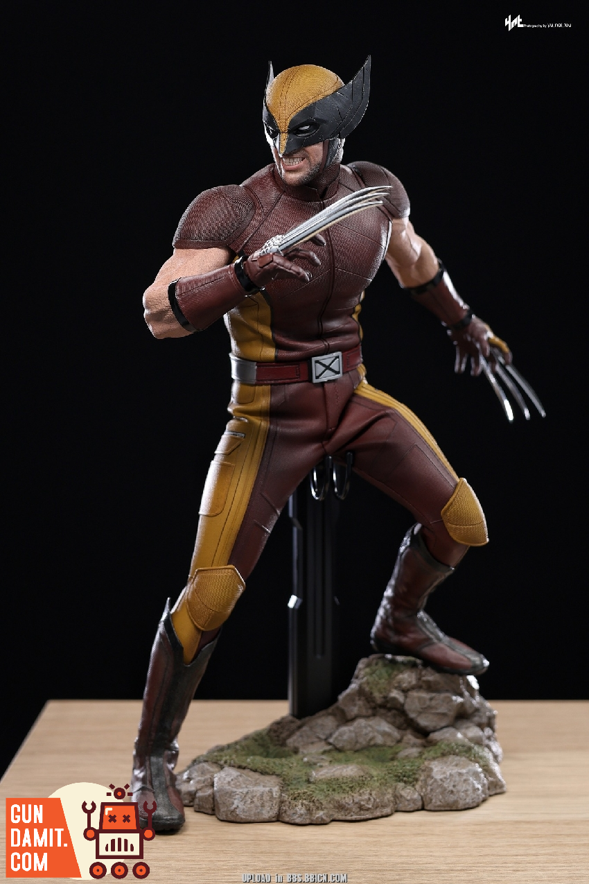 Hot Toys MMS831 Wolverine Classic Brown Suit 1/6 Figure view 26 Hot Toys MMS831 Wolverine Classic Brown Suit 1/6 Figure view 26