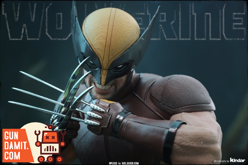 Hot Toys MMS831 Wolverine Classic Brown Suit 1/6 Figure view 4 Hot Toys MMS831 Wolverine Classic Brown Suit 1/6 Figure view 4
