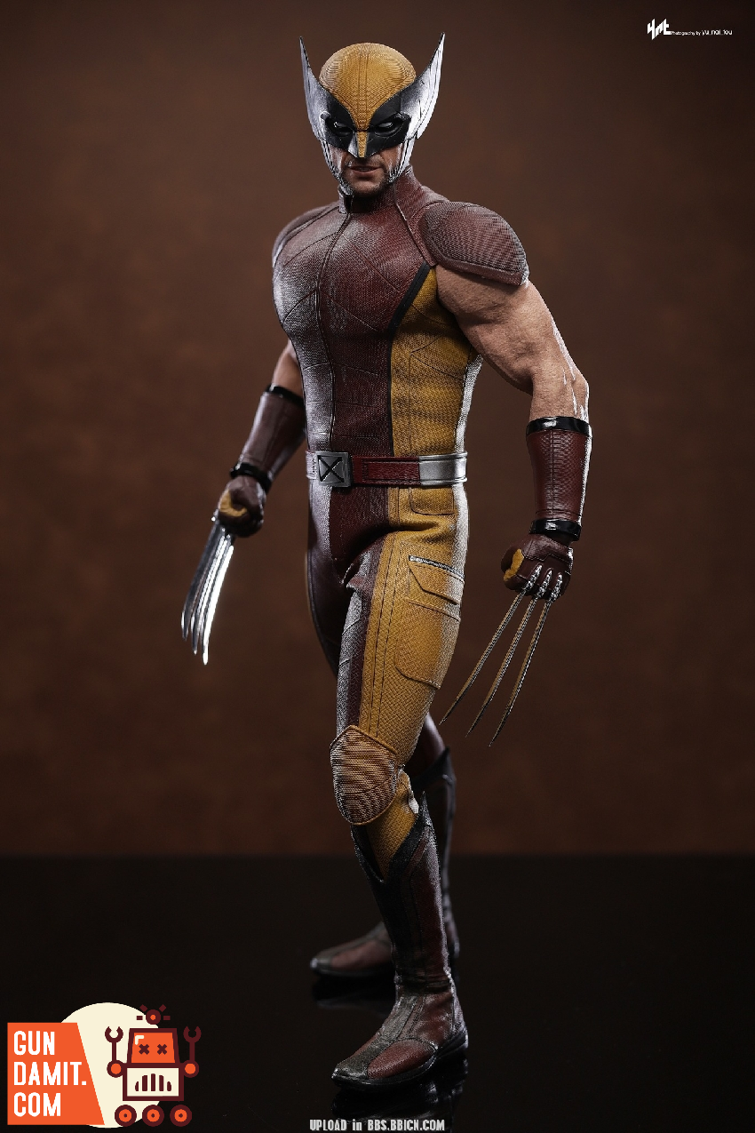 Hot Toys MMS831 Wolverine Classic Brown Suit 1/6 Figure view 8 Hot Toys MMS831 Wolverine Classic Brown Suit 1/6 Figure view 8