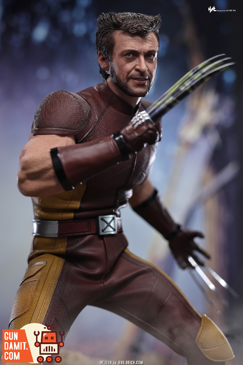 Hot Toys MMS831 Wolverine Classic Brown Suit 1/6 Figure view 35 Hot Toys MMS831 Wolverine Classic Brown Suit 1/6 Figure view 35