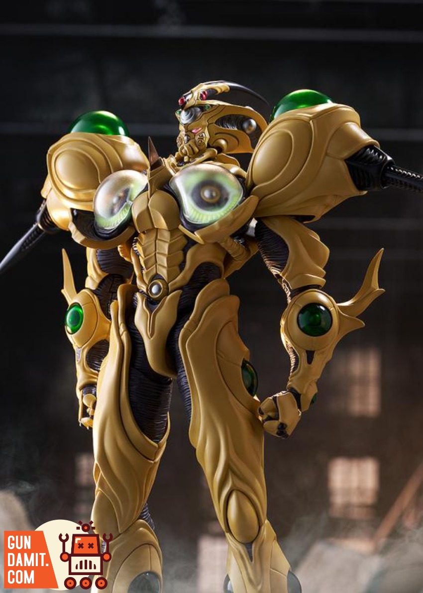 MAX-GUYVER Gigantic Guyver - close-up detail Max Factory Figma Gigantic Guyver - close-up detail