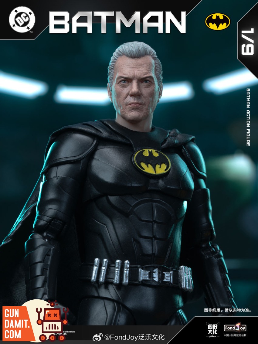 Fondjoy DC Batman Deluxe - back view Fondjoy Keaton Batman - back view