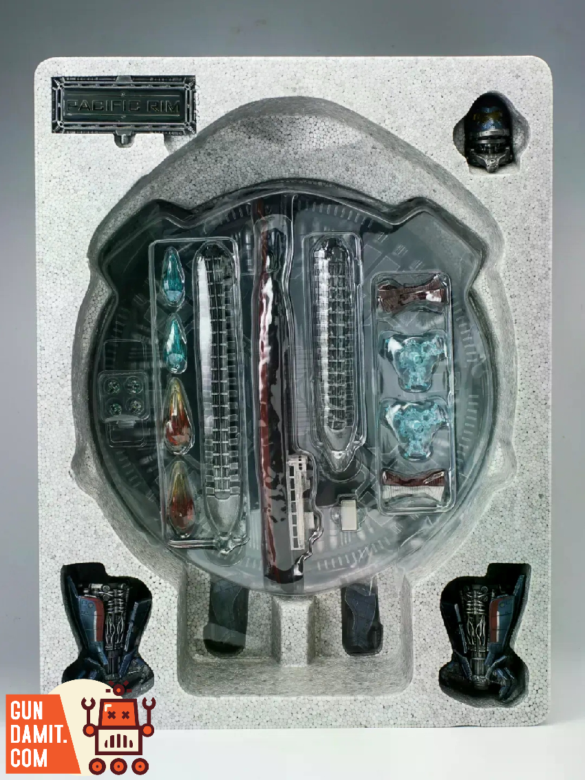 Heavy Mecha Gipsy Danger figure plasma cannon arm detail Heavy Mecha Gipsy Danger figure plasma cannon arm detail