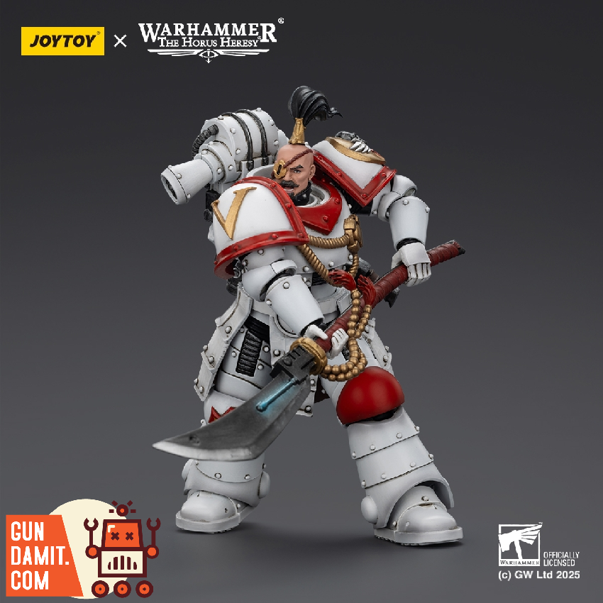 JT02939 Legion Praetor - close-up detail JoyToy White Scars Praetor - close-up detail
