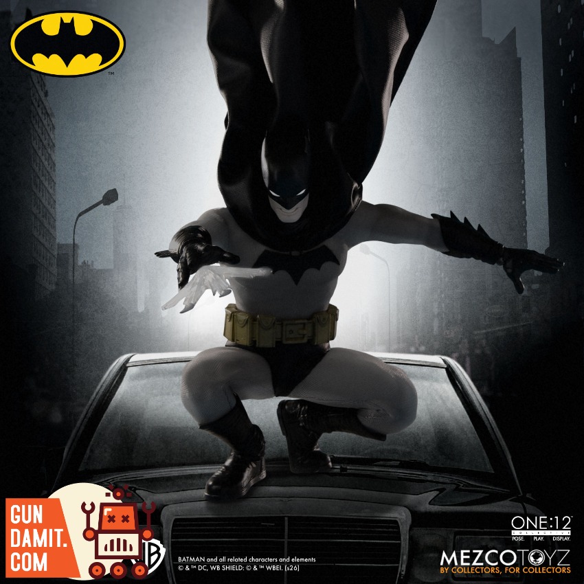 MEZCO-BATMAN-YOV Batman Year One - front view Mezco Black Gold Batman Year One - front view