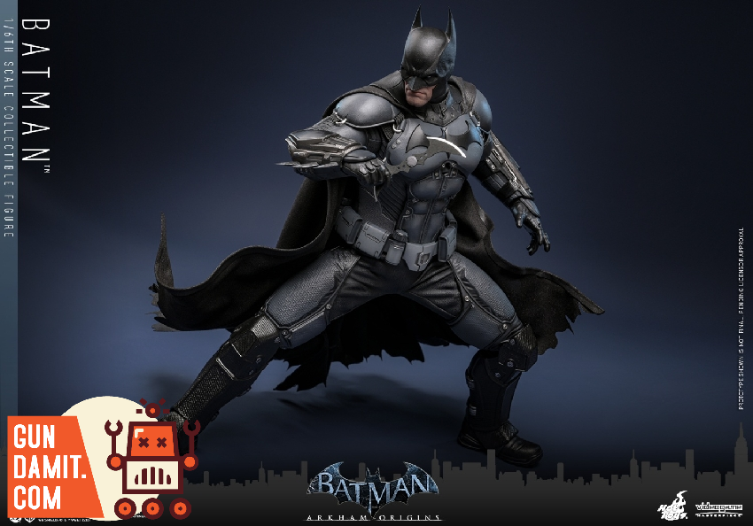 HT-VGM83 Batman Arkham Origins - side view Hot Toys VGM83 Batman Arkham Origins - side view