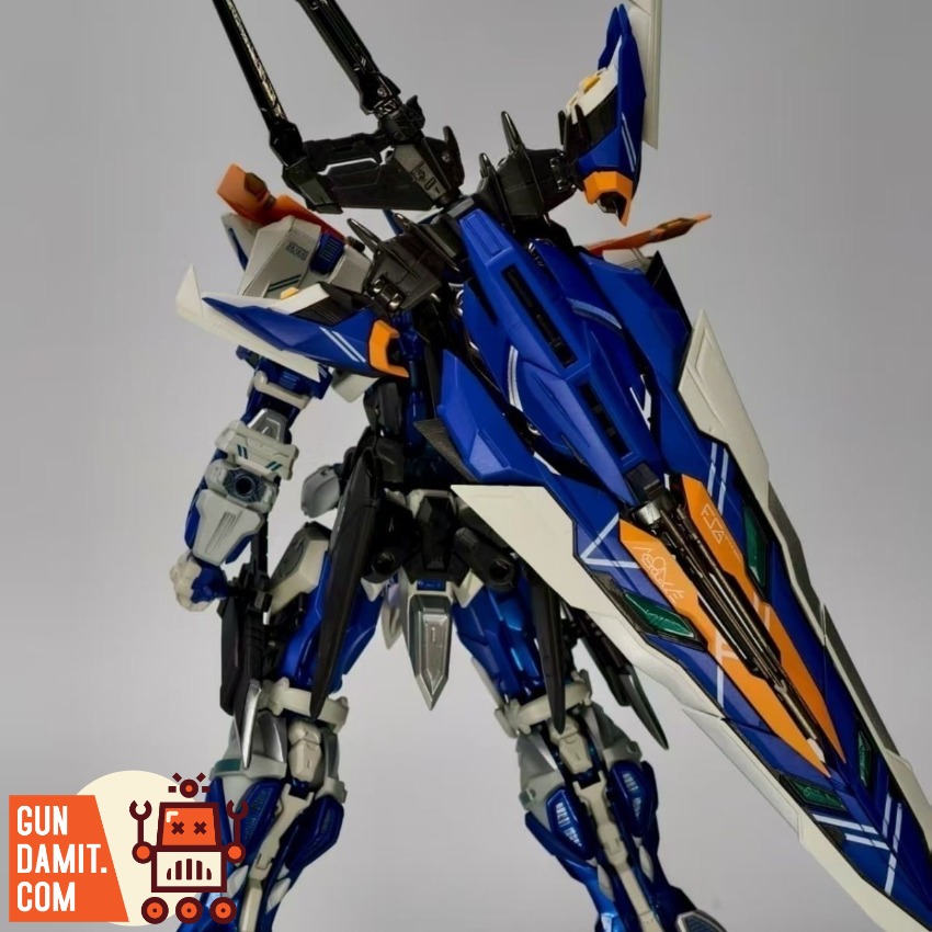 CHEF-EZ8 Greatsword Astray - front view Chef Model MB EZ8 Blue Astray 2R - front view