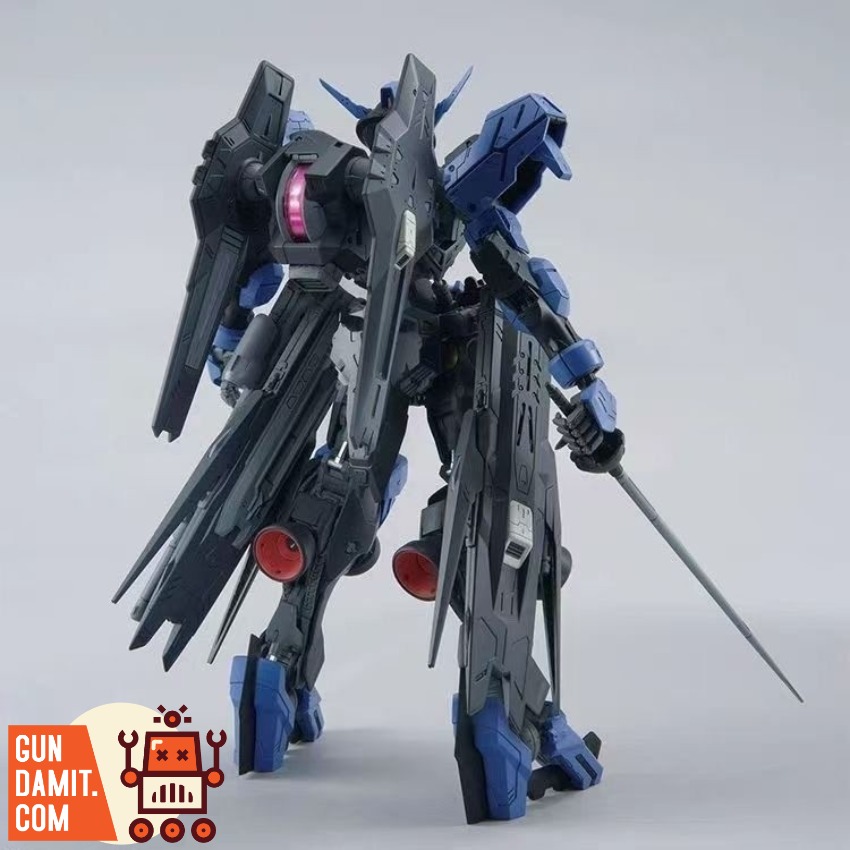 ZGM-VENGEFUL Brother in Law - front view ZhongGuo Model 1/100 Vengeful Brother in Law - front view