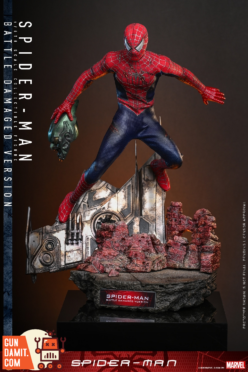 HT-MMS859 Spider-Man Battle Damaged - back view Hot Toys MMS859 Spider-Man Battle Damaged - back view