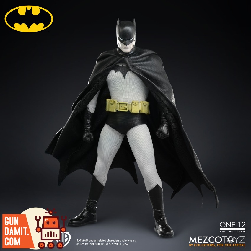 MEZCO-BATMAN-YOV Batman Year One - view 9 Mezco Black Gold Batman Year One - view 9