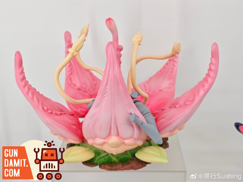 Sushiworks UBC-087 Plant Display Stand Forest Floor - with figure Sushiworks UBC-087 Plant Display Stand Forest Floor - with figure
