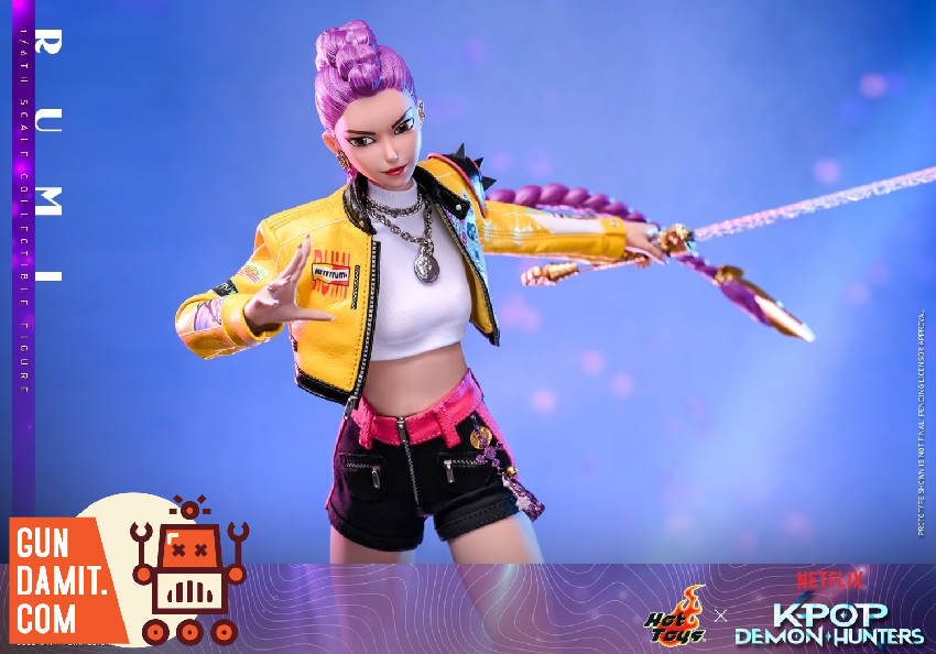 TMS176 Rumi - side view Hot Toys TMS176 KPop Demon Hunters Rumi - side view