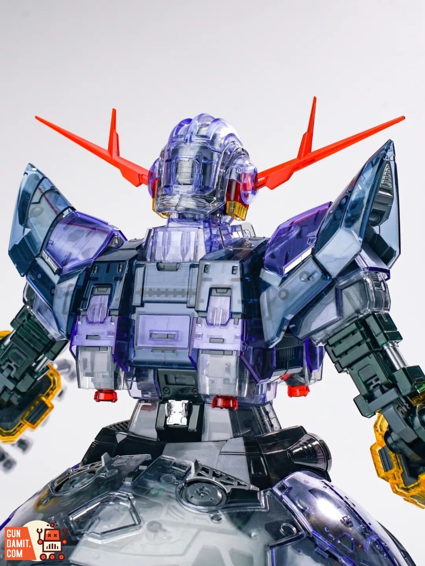 A Baoa Qu Model 1/100 Zhanshenhao Model Kit Translucent Colored Ver. - View 23 A Baoa Qu Model 1/100 Zhanshenhao Model Kit Translucent Colored Ver. - View 23