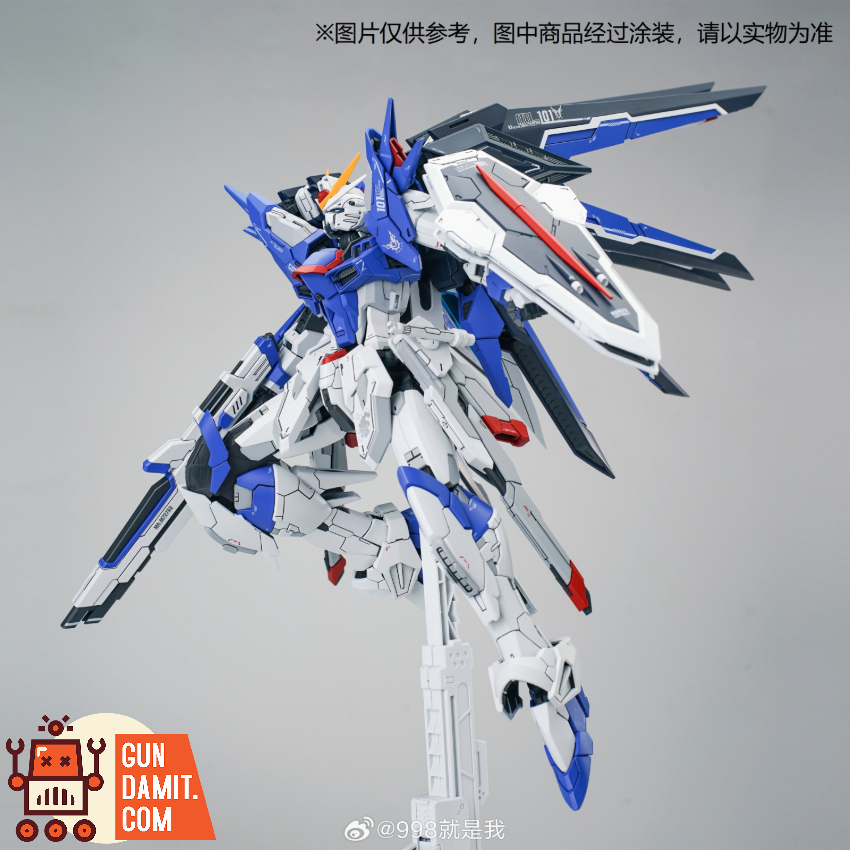 Shenma Model 1/100 Azure Knight Model Kit - View 3 Shenma Model 1/100 Azure Knight Model Kit - View 3