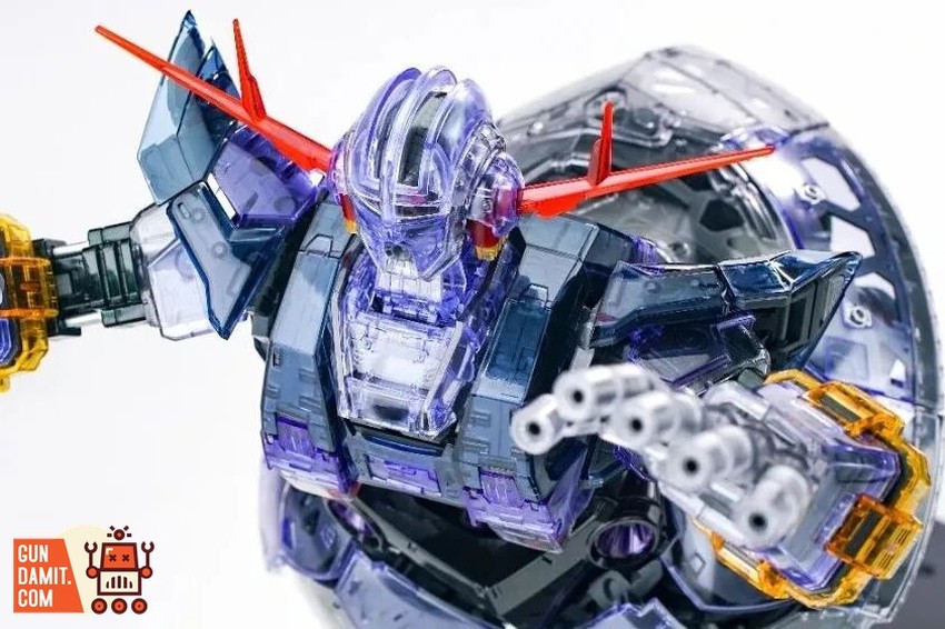 A Baoa Qu Model 1/100 Zhanshenhao Model Kit Translucent Colored Ver. - View 2 A Baoa Qu Model 1/100 Zhanshenhao Model Kit Translucent Colored Ver. - View 2