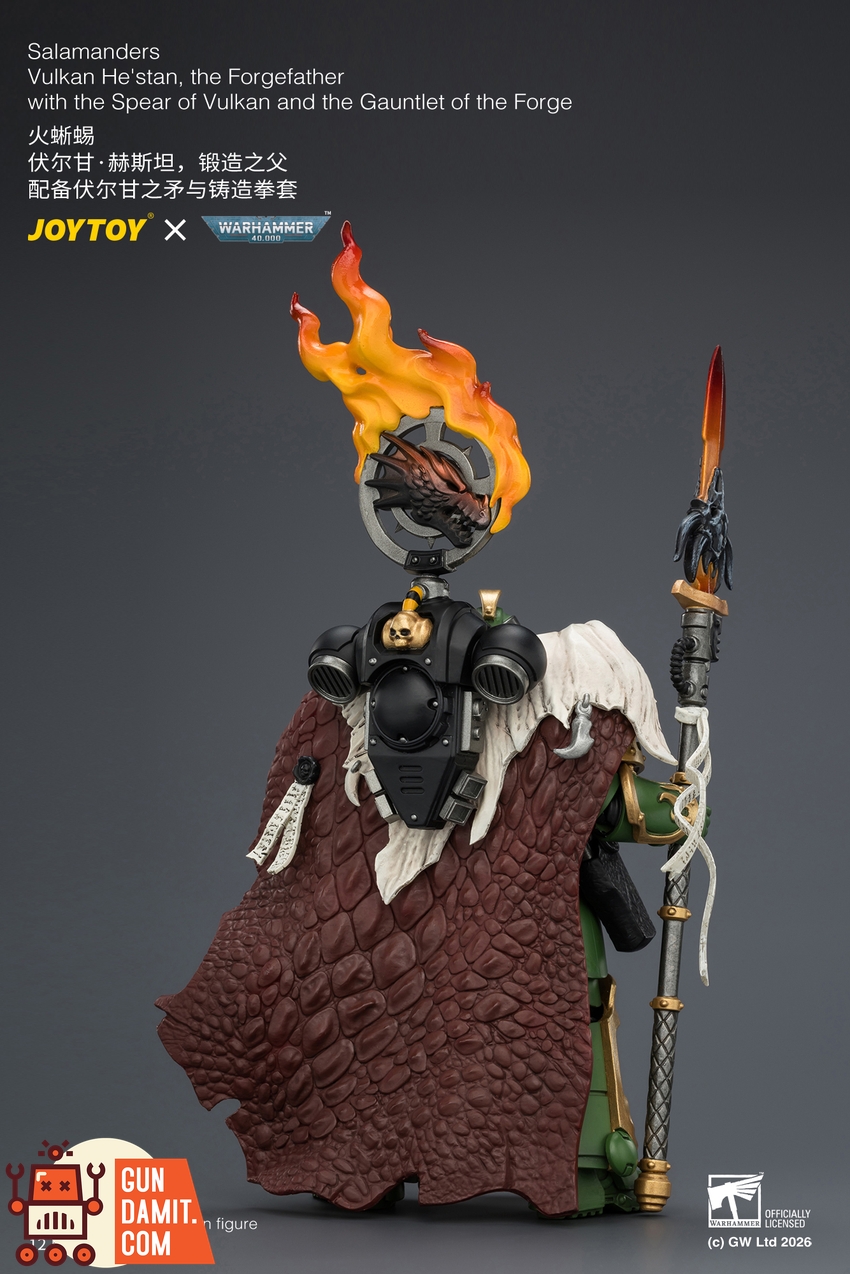 JoyToy JT04438 1/18 Warhammer 40K Salamanders Vulkan He'stan, the Forgefather with the Spear of Vulkan and the Gauntlet of the Forge - View 4 JoyToy JT04438 1/18 Warhammer 40K Salamanders Vulkan He'stan, the Forgefather with the Spear of Vulkan and the Gauntlet of the Forge - View 4