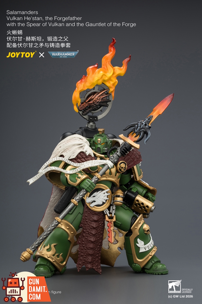 JoyToy JT04438 1/18 Warhammer 40K Salamanders Vulkan He'stan, the Forgefather with the Spear of Vulkan and the Gauntlet of the Forge - View 9 JoyToy JT04438 1/18 Warhammer 40K Salamanders Vulkan He'stan, the Forgefather with the Spear of Vulkan and the Gauntlet of the Forge - View 9