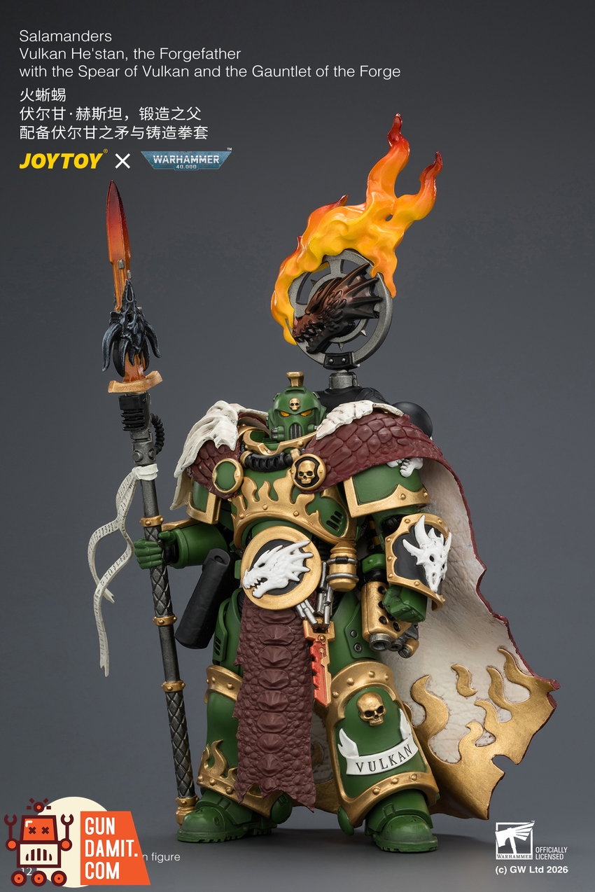 JoyToy JT04438 1/18 Warhammer 40K Salamanders Vulkan He'stan, the Forgefather with the Spear of Vulkan and the Gauntlet of the Forge - View 3 JoyToy JT04438 1/18 Warhammer 40K Salamanders Vulkan He'stan, the Forgefather with the Spear of Vulkan and the Gauntlet of the Forge - View 3