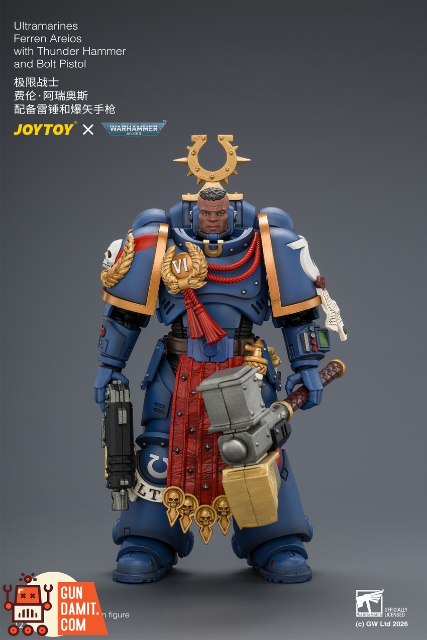 JoyToy JT04889 1/18 Warhammer 40K Ultramarines Ferren Areios with Thunder Hammer and Bolt Pistol - View 2 JoyToy JT04889 1/18 Warhammer 40K Ultramarines Ferren Areios with Thunder Hammer and Bolt Pistol - View 2