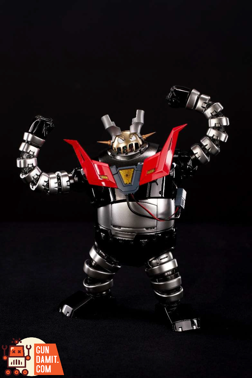 Blitzway Carbotix Mazinger Z Boss Borot Black Version - View 3 Blitzway Carbotix Mazinger Z Boss Borot Black Version - View 3
