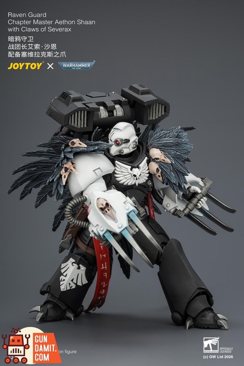 JoyToy JT04742 1/18 Warhammer 40k Raven Guard Chapter Master Aethon Shaan with Claws of Severax and Heavy Bolt Pistol - View 5 JoyToy JT04742 1/18 Warhammer 40k Raven Guard Chapter Master Aethon Shaan with Claws of Severax and Heavy Bolt Pistol - View 5