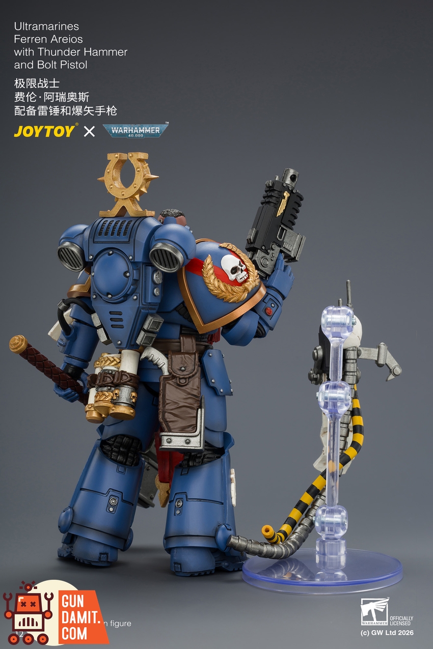 JoyToy JT04889 1/18 Warhammer 40K Ultramarines Ferren Areios with Thunder Hammer and Bolt Pistol - View 4 JoyToy JT04889 1/18 Warhammer 40K Ultramarines Ferren Areios with Thunder Hammer and Bolt Pistol - View 4