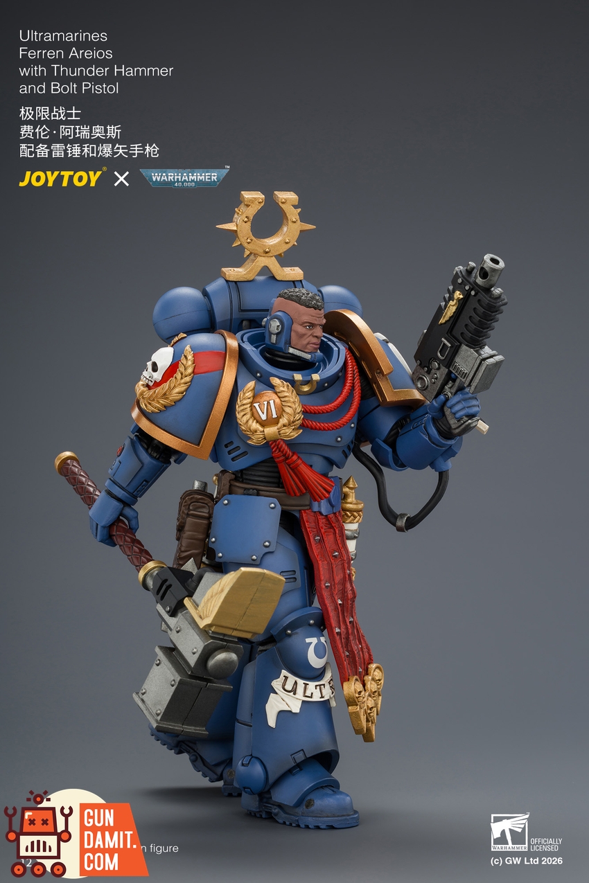 JoyToy JT04889 1/18 Warhammer 40K Ultramarines Ferren Areios with Thunder Hammer and Bolt Pistol - View 7 JoyToy JT04889 1/18 Warhammer 40K Ultramarines Ferren Areios with Thunder Hammer and Bolt Pistol - View 7