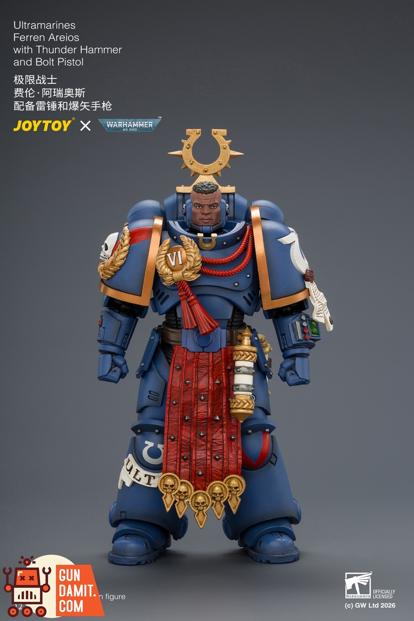 JoyToy JT04889 1/18 Warhammer 40K Ultramarines Ferren Areios with Thunder Hammer and Bolt Pistol - View 1 JoyToy JT04889 1/18 Warhammer 40K Ultramarines Ferren Areios with Thunder Hammer and Bolt Pistol - View 1