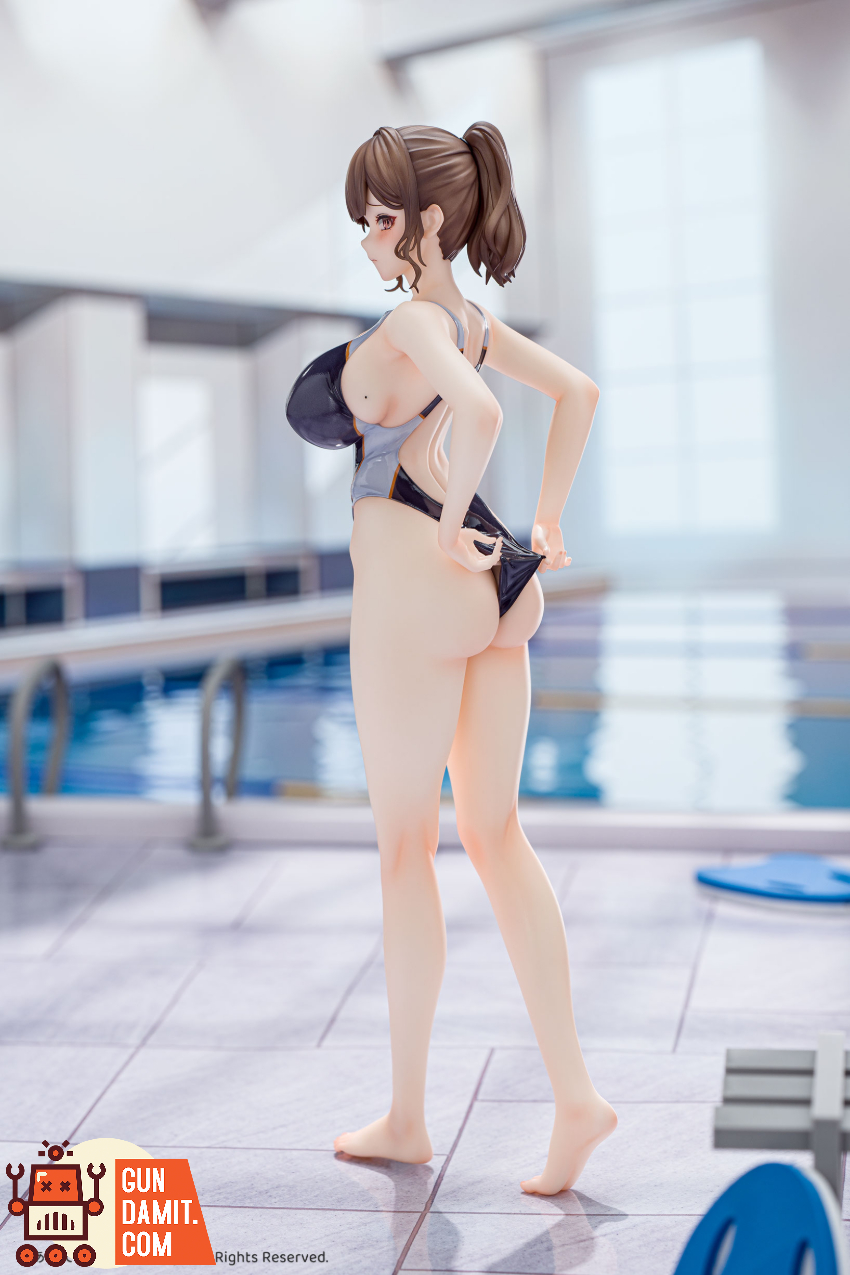 Kiwi Toys 1/6 Swimming Coach Honami Deluxe Version - View 5 Kiwi Toys 1/6 Swimming Coach Honami Deluxe Version - View 5