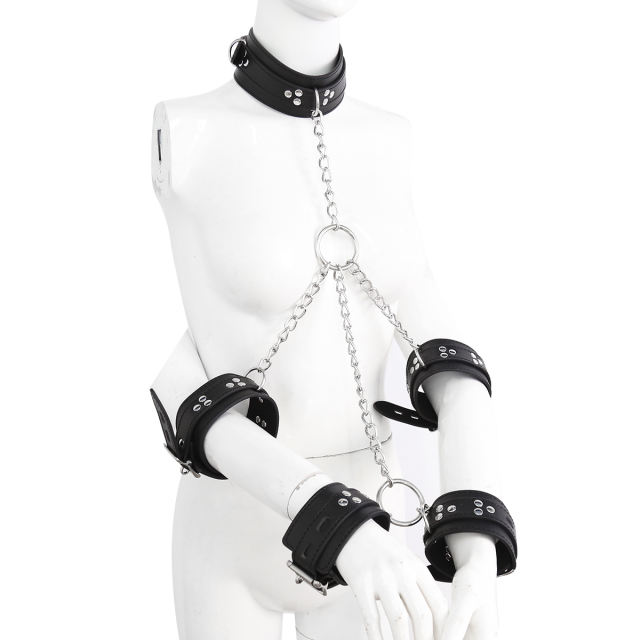 Neck collar and hogtie restraints with chain