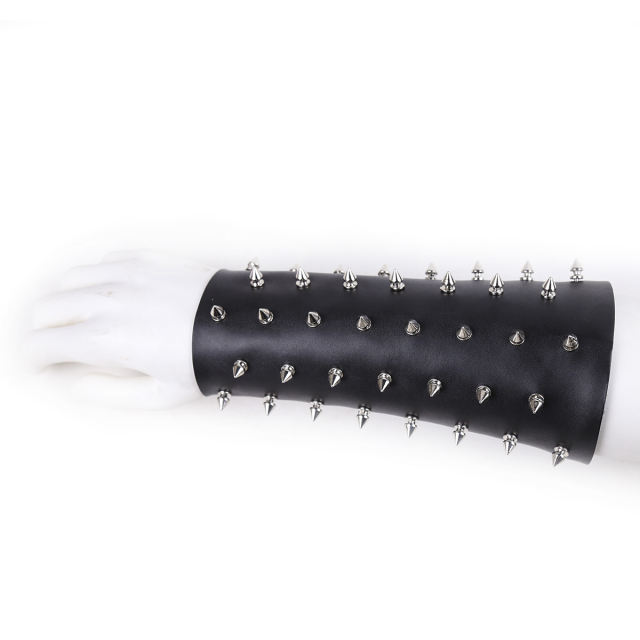 Leather studded gloves