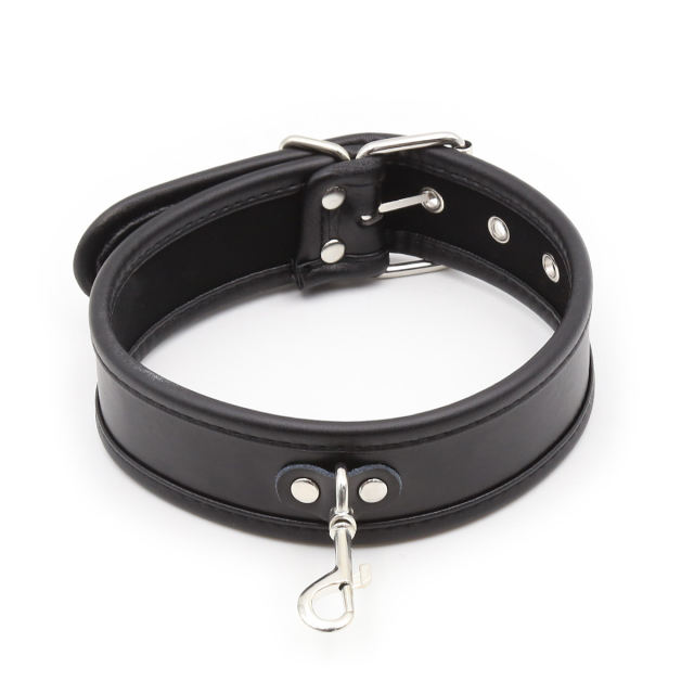 Collar with restraints