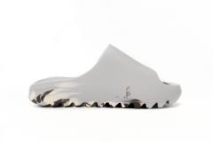 A Y**zy Slide Enflame Oil Painting White Grey GZ5553