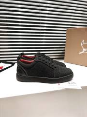 1:1 quality version Embroidered Heel Signature Red Sole Low-Top Casual Sneakers 3 colors 28894913