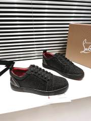 1:1 quality version Embroidered Heel Signature Red Sole Low-Top Casual Sneakers 3 colors 28894913