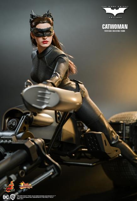 Hot Toys 1/6 MMS627 - The Dark Knight Trilogy - Catwoman IN STOCK