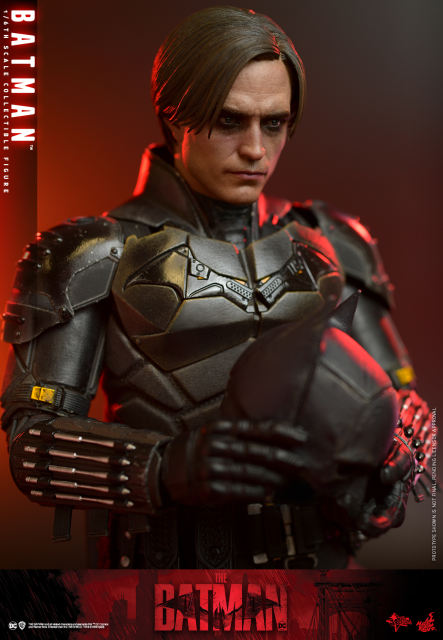 Hot Toys 1/6 MMS638 - The Batman - Batman IN STOCK