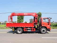 Dongfeng 4x2 cargo truck Shenbi 7Ton Telescopic Boom Truck with Crane